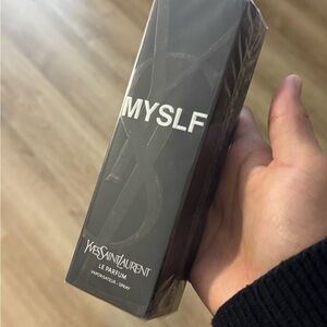 Yves Saint Laurent MYSLF Le Parfum in Black
